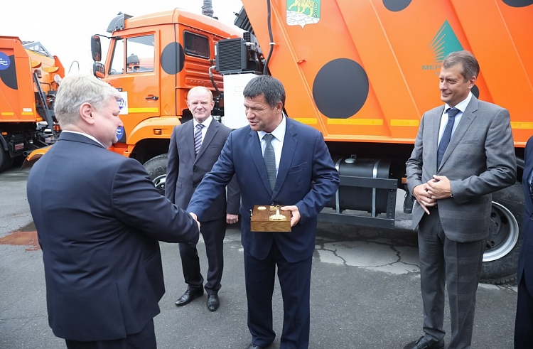 В Приморье открылась первая линия нового сборочного производства дорожной техники